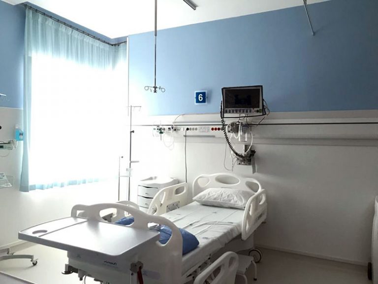 بخش ICU بیمارستان